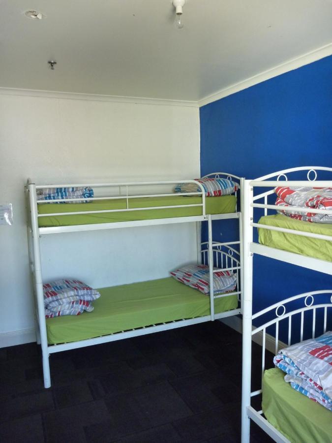 Adelaide Travellers Inn Backpackers Hostel Екстер'єр фото