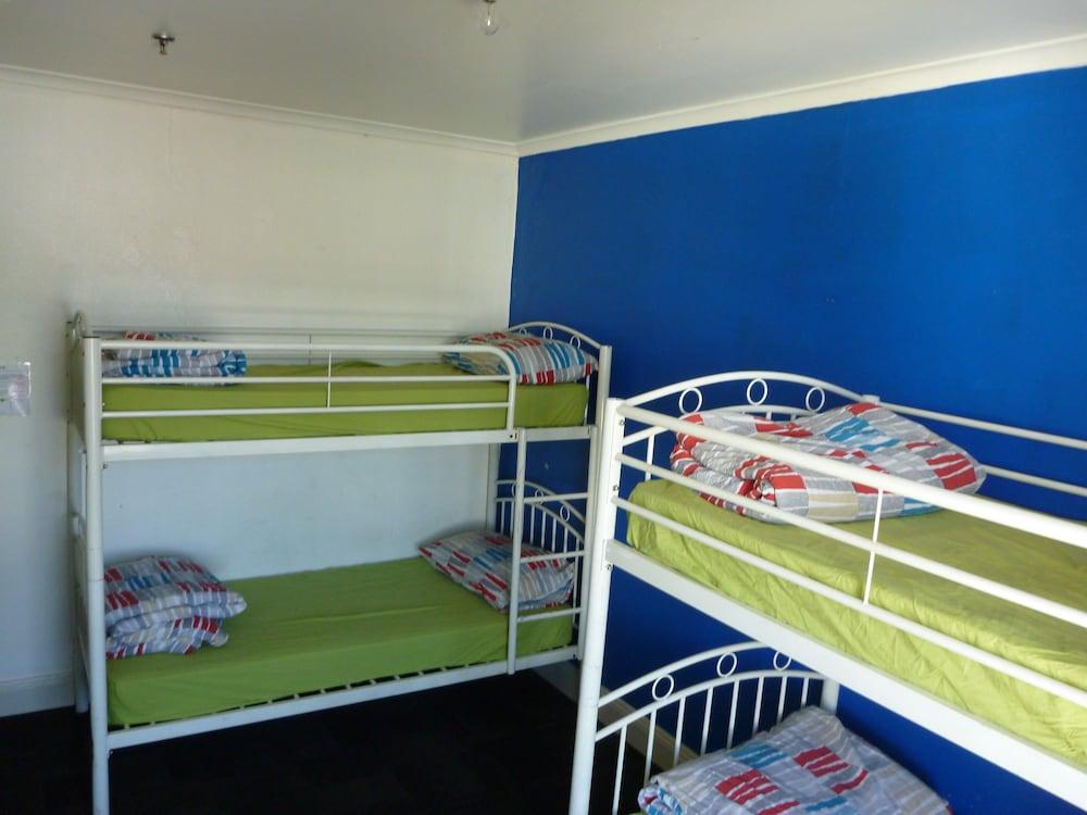 Adelaide Travellers Inn Backpackers Hostel Екстер'єр фото