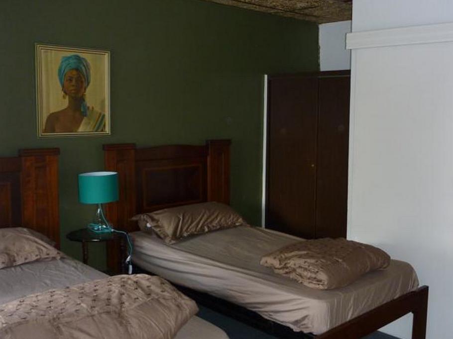 Adelaide Travellers Inn Backpackers Hostel Екстер'єр фото