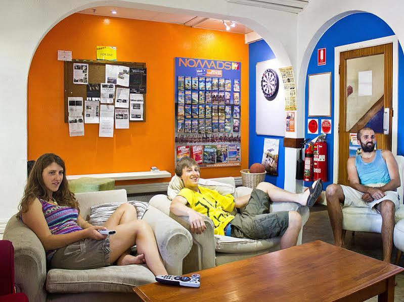 Adelaide Travellers Inn Backpackers Hostel Екстер'єр фото